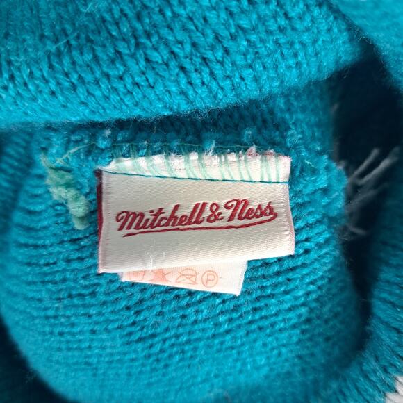 Charlotte Hornets Mitchell & Ness Knit Pom Pom NBA WInter Beanie - Picture 5 of 7